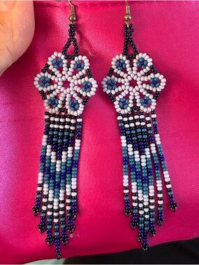 Handmade Huichol Beaded Peyote Flower Earrings in White & Blue Seed Beads